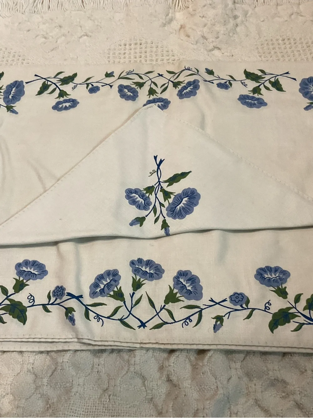 Blue Floral Embroidered Table Linen Place Mats & Napkins
